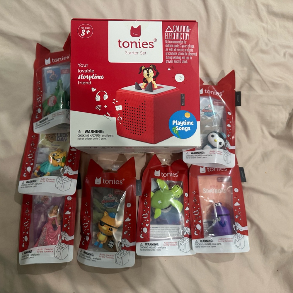 New in box Tonie starter box plus 7 brand new Tonies!